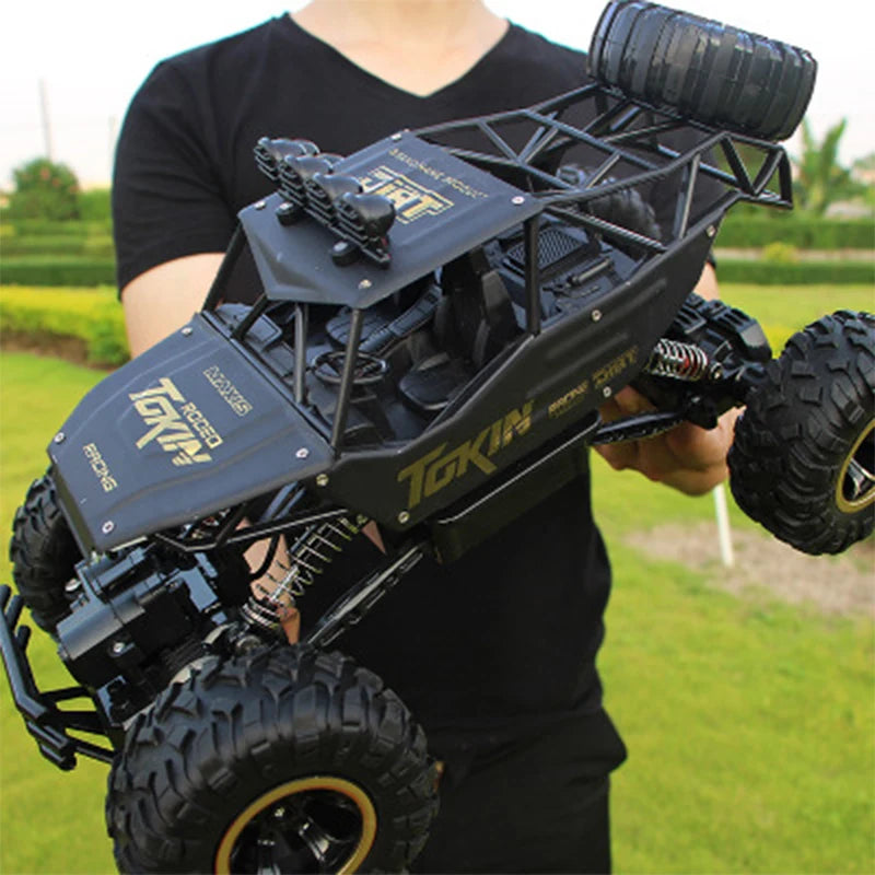 Xingyuchuanqi Remote Control Off Road Truck With LED Lights